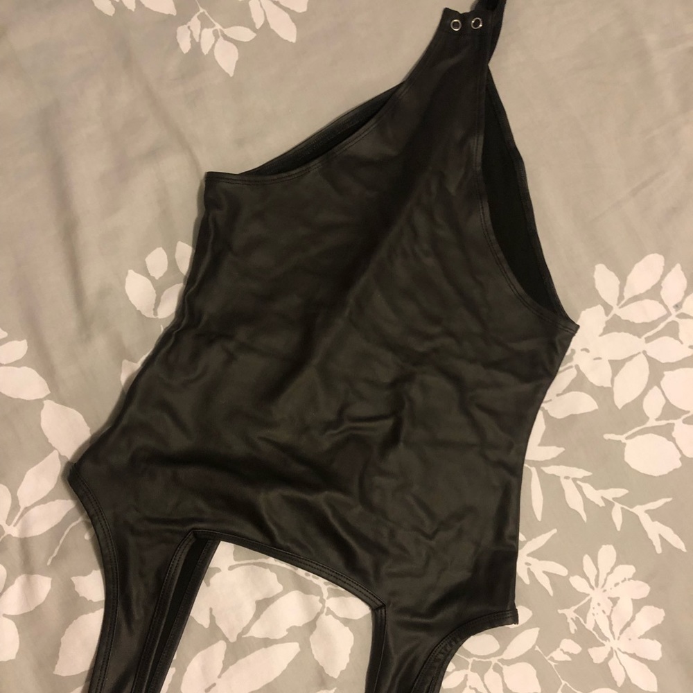 Black leather looking bodysuit S